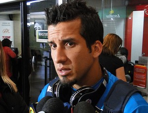 Victorino, zagueiro do Cruzeiro (Foto: Tarcísio Badaró / Globoesporte.com)