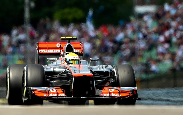 Hamilton no treino classificatório do GP da Hungria (Foto: AFP)