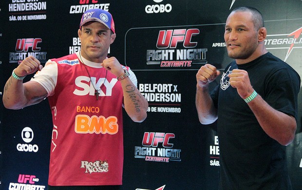 Vitor Belfort com Dan Henderson em treino aberto UFC (Foto: Rodrigo Malinverni)