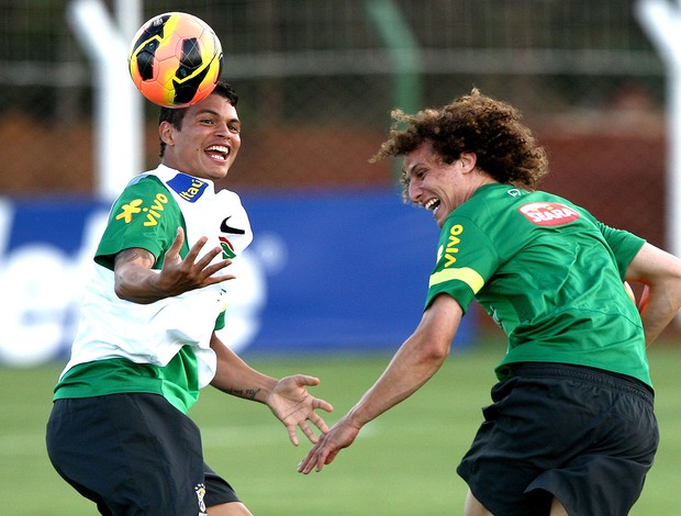 Thiago Silva e David Luiz treino Seleção (Foto: Mowa Press)