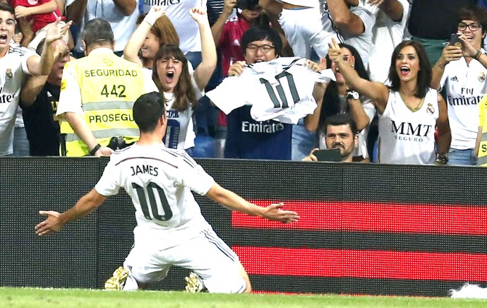 James Rodriguez comemroa gol do Real Madrid contra o Atlético de Madrid (Foto: Agência EFE)
