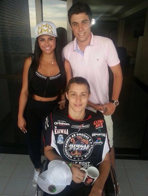 Syllvia Andrade acompanhada de Gabriel Diniz e do irmão dele, Rodolpho (Foto: Arquivo Pessoal)