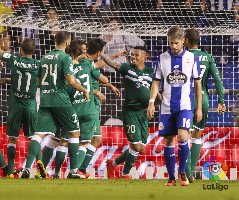 Fora dos planos do Corinthians, Luciano está entre Cruzeiro e Botafogo (Foto: Reprodução/Twitter)