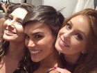 Marina Ruy Barbosa posa para selfie com Lavínia Vlasak e Carla Salle