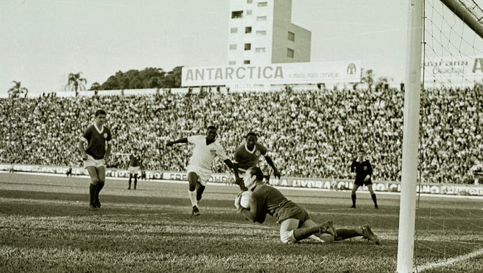 Santos x Palmeiras - 1968 (Foto: Acervo histórico do Santos FC)
