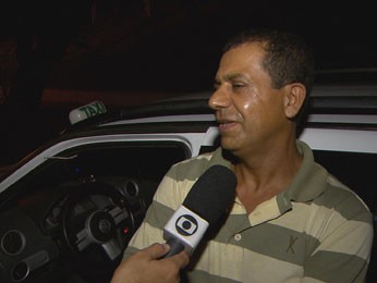 Já que a esposa viajou, o taxista Edmilson da Costa preferiu trabalhar (Foto: Reprodução/TV Globo)