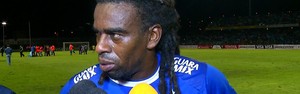 Conmebol multa time por racismo contra Tinga (Reprodução GloboNews)
