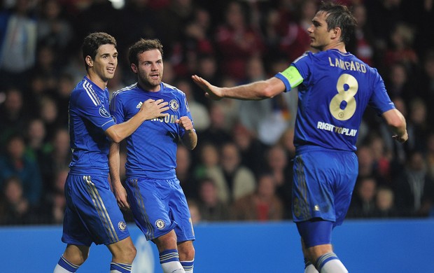 Juan Mata e Oscar, Nordsjaelland x Chelsea (Foto: Agência Getty Images)