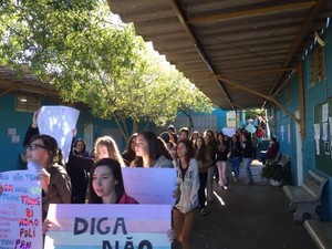 Estudantes realizaram protesto na escola (Foto: Yasmim Fiorentino/ Arquivo Pessoal) Estudantes realizaram protesto na escola (Foto: Yasmim Fiorentino/ Arquivo Pessoal)