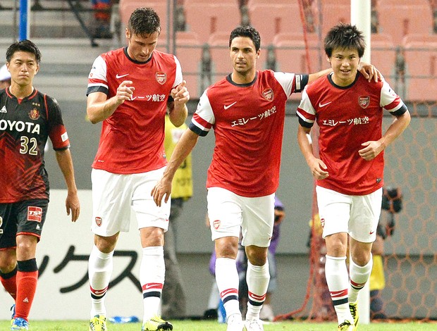 Ryo Miyauchi comemoração Arsenal amistoso Nagoya Japão (Foto: AFP)