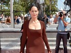 Sônia Braga aparece elegante em Cannes