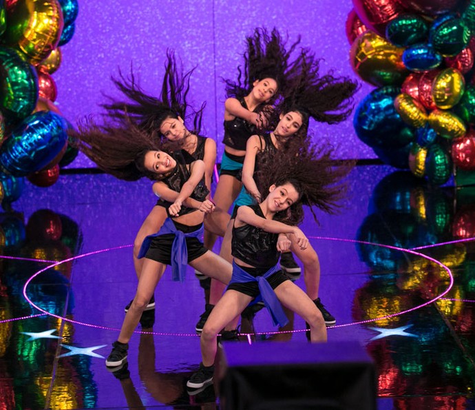 Amigas dançaram coreografia surpresa para Mel (Foto: Isabella Pinheiro/Gshow)