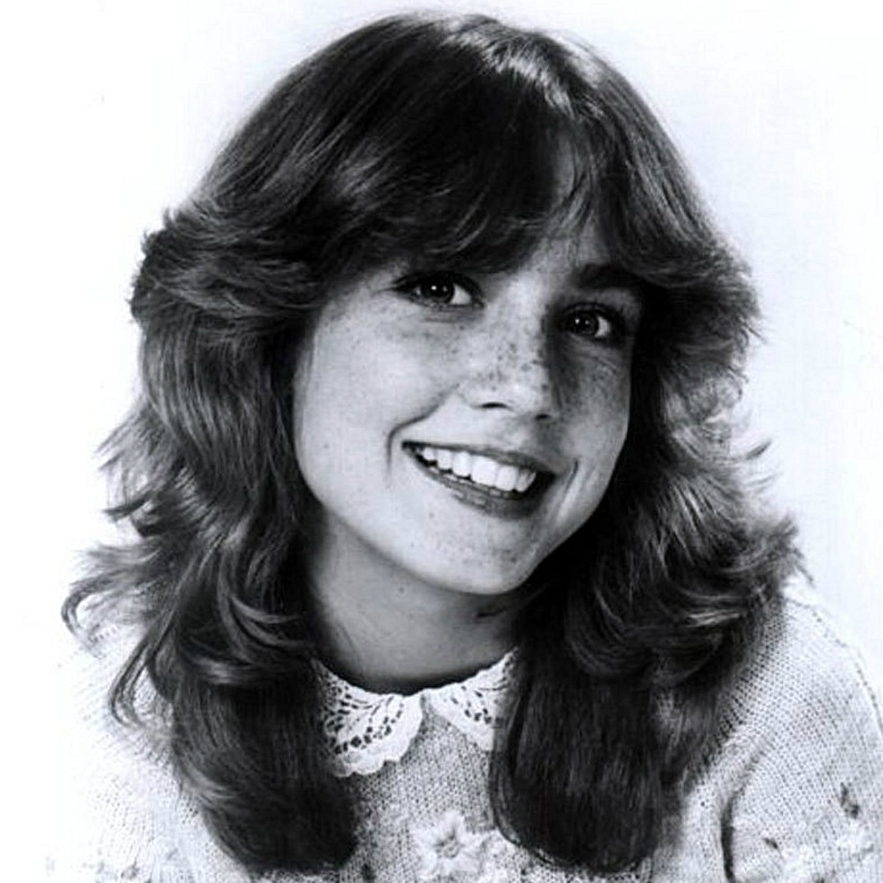 Morreu aos 34 anos Dana Plato, a Kimberly do seriado 'Diff'rent Strokes' (chamado no Brasil de 'Minha Família é uma Bagunça', na Nickelodeon, e de 'Arnold', no SBT). Ela se suicidou em 8 de maio de 1999 com uma mistura de carisoprodol, que é relaxante muscular, com di-hidrocodeína, substância feita a partir do ópio. (Foto: Divulgação)