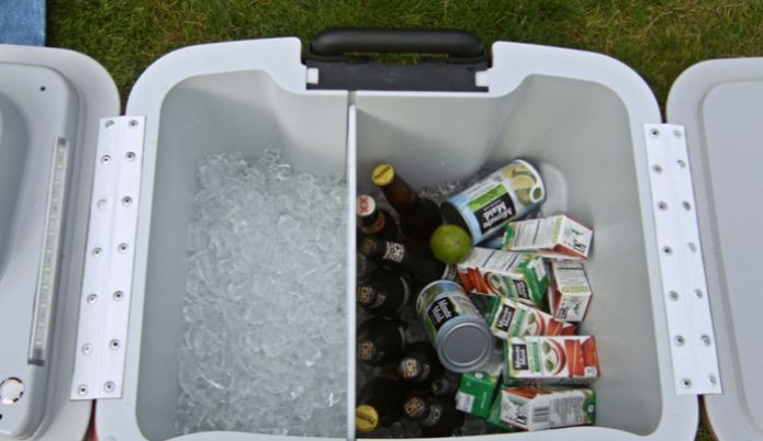 Além dos recursos, o cooler também serve pro básico, como estocar gelo e bebidas (Foto: Reprodução/Kickstarter)