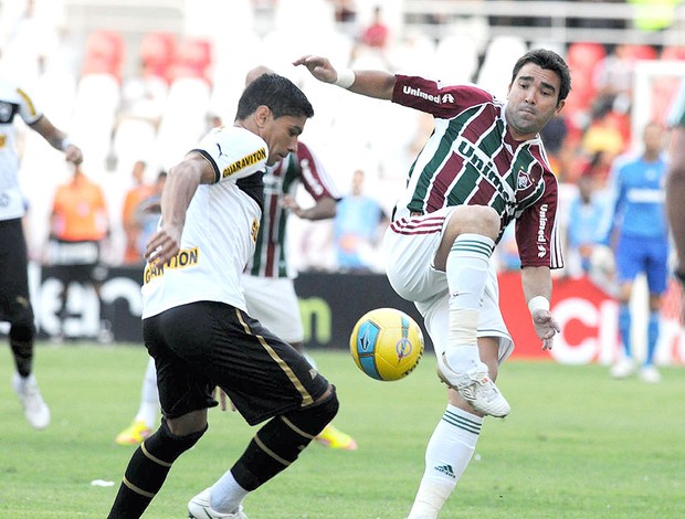 Renato e Deco na partida entre Fluminense e Botafogo final carioca (Foto: André Durão / Globoesporte.com)