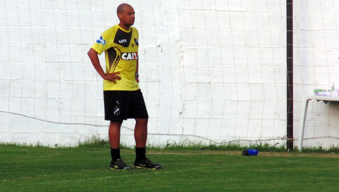 VOLTOU: Gil, ex-Corinthians, reaparece em Natal e pretende voltar a jogar futebol