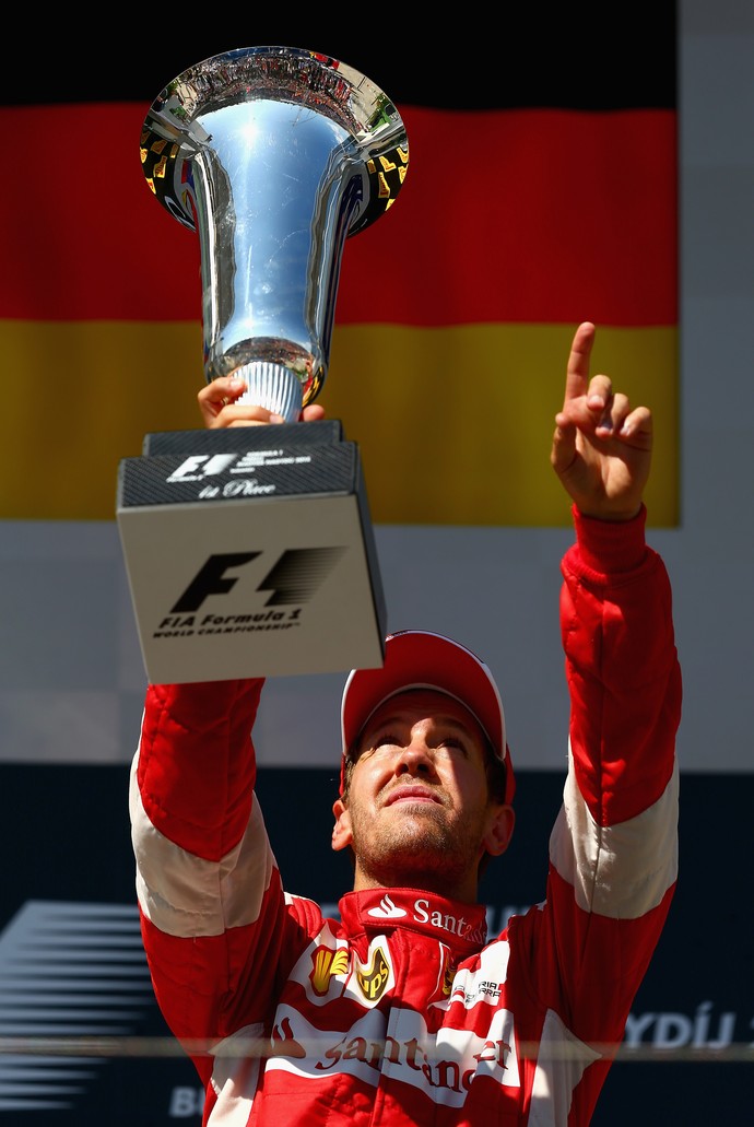 Sebastian Vettel dedica vitória no GP da Hungria a Jules Bianchi (Foto: Getty Images)