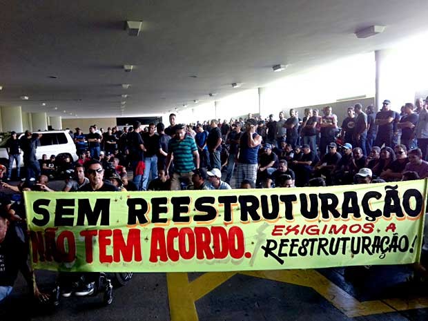 Policiais militares ocupam entrada da Câmara dos Deputados, em Brasília (Foto: Isabella Formiga/G1)