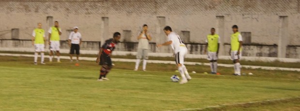 Leomir, meia do Botafogo-PB (Foto: Larissa Keren)