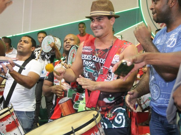 Thiago Martins na quadra da Grande Rio, em Duque de Caxias, no Rio (Foto: Rodrigo dos Anjos/ Ag. News)