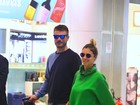 Fernanda Lima e Rodrigo Hilbert embarcam em aeroporto no Rio 