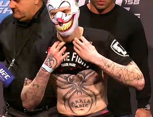 FRAME máscara pesagem UFC 158 Freak Show (Foto: Reprodução)