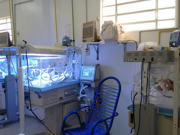 Bebês estão na incubadora sem previsão de alta (Foto: Herinea Coleta/ Arquivo pessoal)