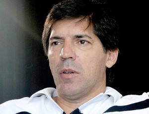 Gottardo, treinador do Villa Nova (Foto: Fernando Martins / Globoesporte.com)