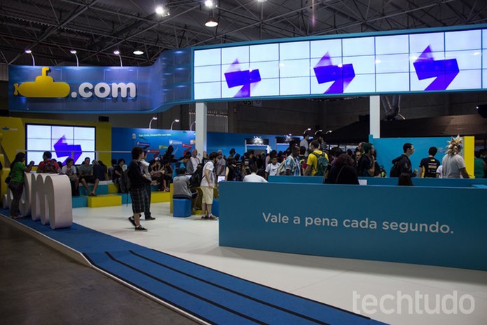 Stand do Submarino onde ocorrem as batalhas de robôs na Campus Party 8 (Foto: Rodolfo Quinafelex/TechTudo) Stand do Submarino onde ocorrem as batalhas de robôs na Campus Party 8 (Foto: Rodolfo Quinafelex/TechTudo)