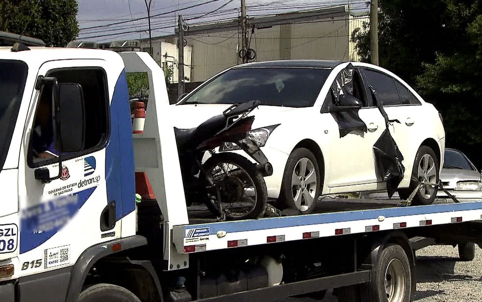 Carro apreendido pelo Detran-SP (Foto: TV Globo/Reprodução)