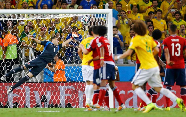 Ospina Colômbia gol David Luiz brasil Arena castelão (Foto: Agência Reuters)