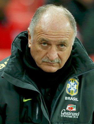 Felipão no jogo do Brasil contra a Inglaterra  (Foto: Reuters)