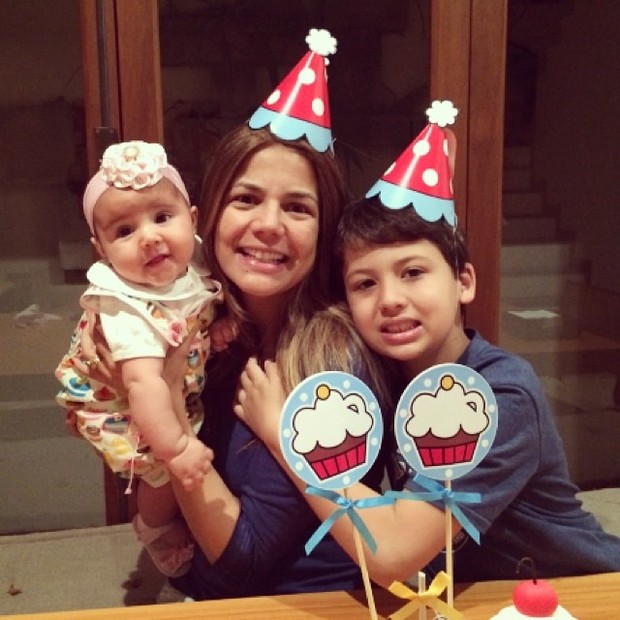 Nivea Stelmann e os filhos, Miguel e Bruna (Foto: Instagram / Reprodução)