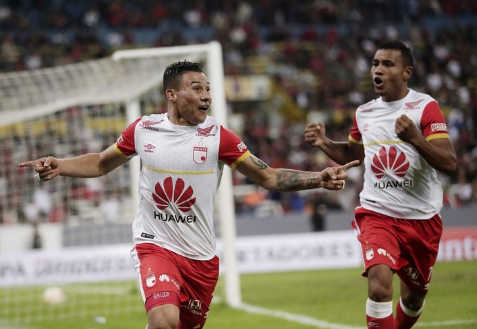 Arias comemora gol da vitória do Santa Fé sobre o Atlas pela Libertadores 2015 (Foto: Reuters)