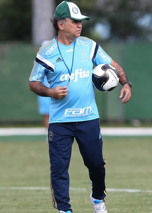 Auxiliar viaja ao Uruguai, e vitória do River surpreende palmeirenses