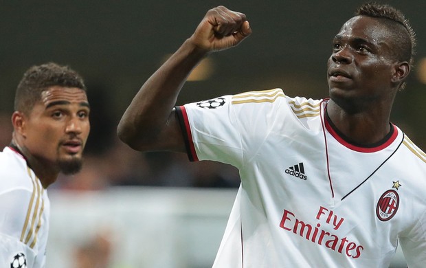 milan x psv  balotelli   (Foto: AP)