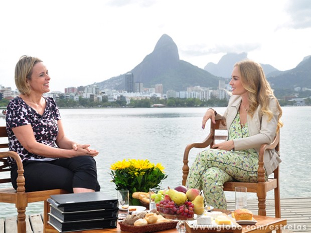 Giulia Gam e Angélica conversam na Lagoa (Foto: Jacson Vogel/TV Globo)