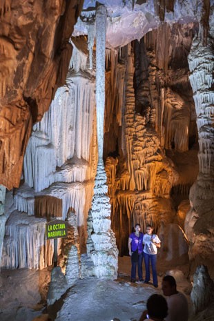A &quot;Oitava Maravilha&quot; das grutas de Garcia, no México (Foto: Julio Cesar Aguilar/AFP)