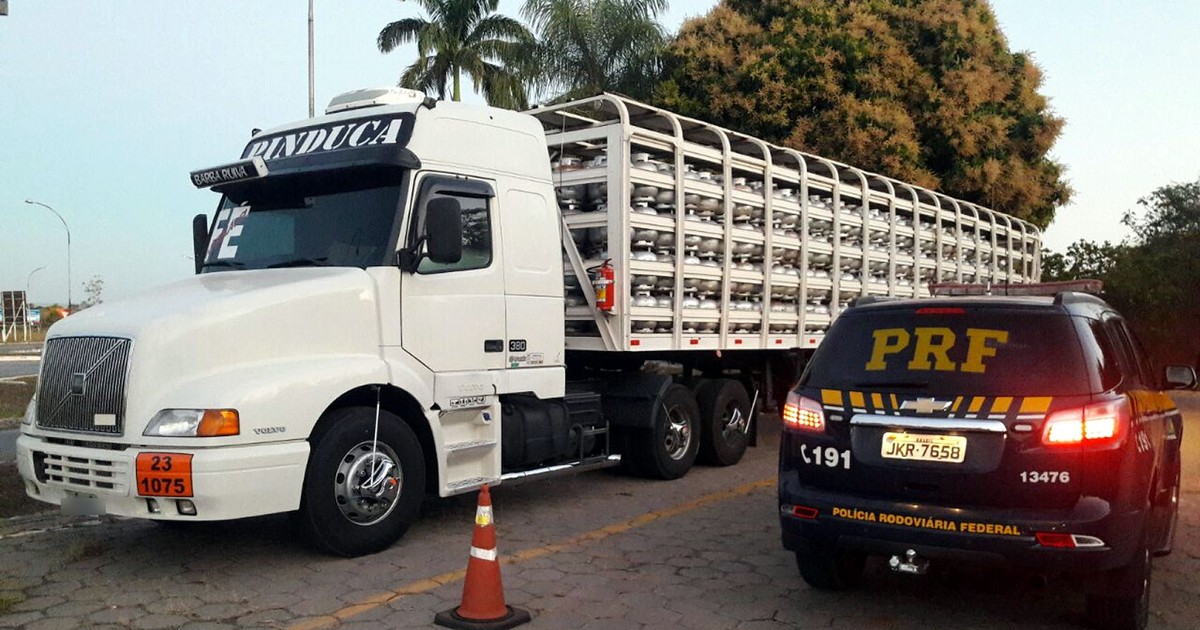 G Motorista De Carreta Carregada Botij Es De G S Preso