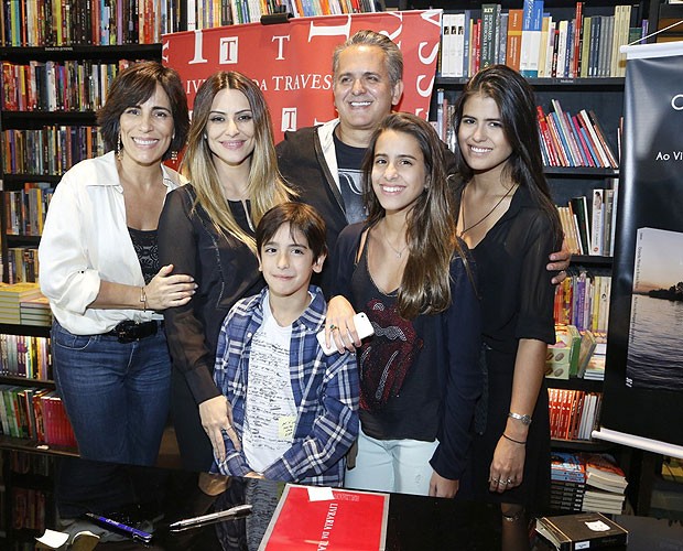 Glória Pires, Cleo Pires, Bento, Orlando Morais, Ana Morais e Antonia Morais (Foto: Roberto Filho  / AgNews)