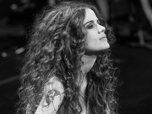 Ana Cañas fará participação especial no show desta sexta-feira (14) (Foto: Marcos Hermes / Divulgação) Ana Cañas fará participação especial no show desta sexta-feira (14) (Foto: Marcos Hermes / Divulgação)