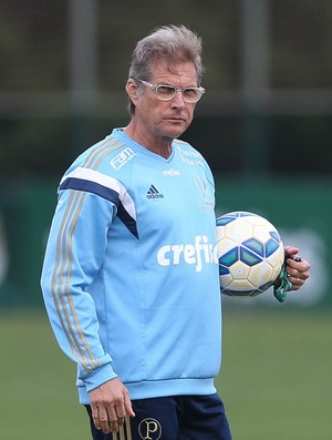 Jornalista diz que Oswaldo corre risco no Verdão se perder para Corinthians 