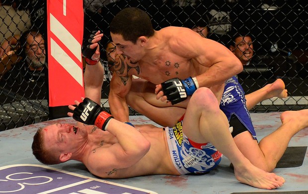 UFC 160 Colton Smith; Robert Whittaker (Foto: Getty Images)