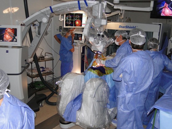 A primeira cirurgia no novo centro cirúrgico do Graacc (Foto: Divulgação)