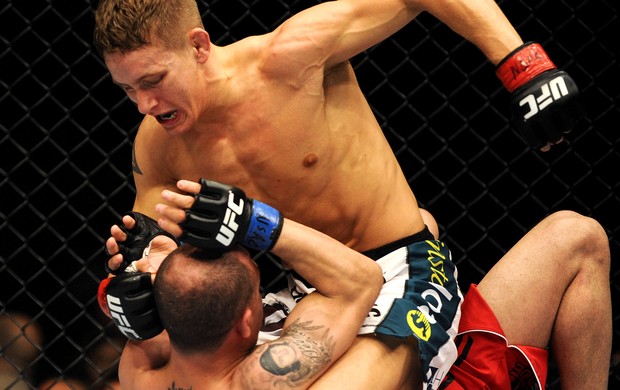 UFC 173 Chris Holdsworth e Chico Camus (Foto: Agência Reuters)