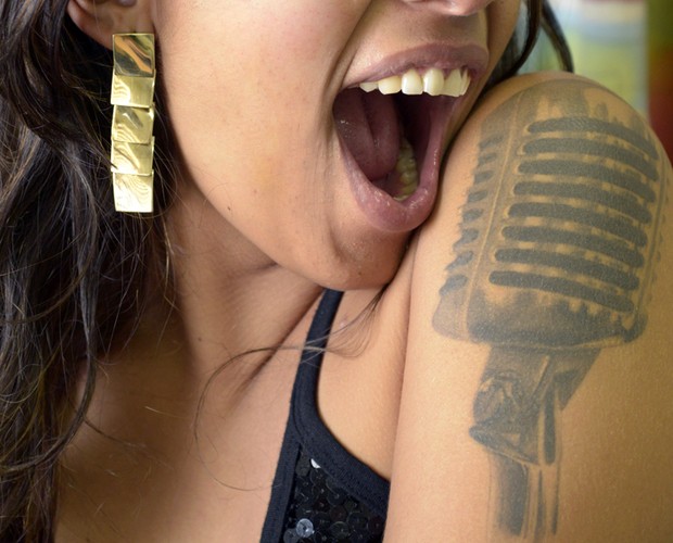 Tattoo The Voice Nayra Costa 2 (Foto: The Voice Brasil/ TV Globo)