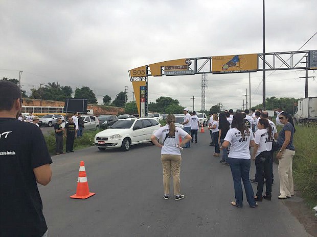 Servidores reivindicam melhores condições de trabalho nas fronteiras do país (Foto: Diego Toledano/G1 AM)