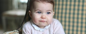 Família real britânica divulga novas fotos da princesa Charlotte (Duchess of Cambridge via AP)