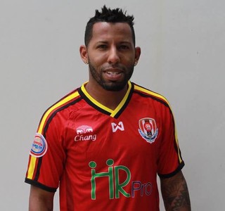 Vitor Júnior assina com clube da Tailândia; Timão banca salários