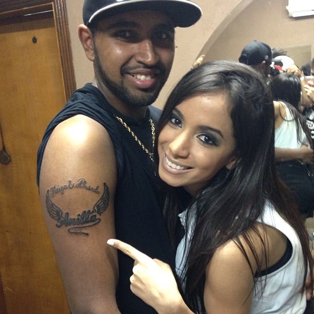 EGO Anitta mostra homenagem feita por fã 'Ai que linda